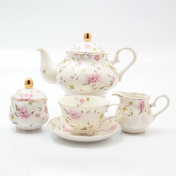 Фарфоровый чайный сервиз Royal Classics Розовые цветы 15 предметов